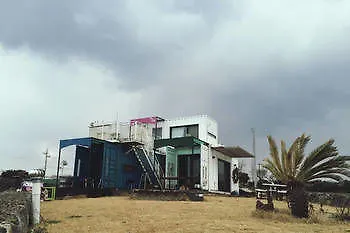 מלון ג'גו Urban X Country